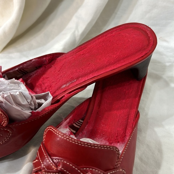🔥🔥Unisa Red Leather Open Back Mules Slip On Shoes Size 8B Heels 1 3/4 Height. - Picture 15 of 15